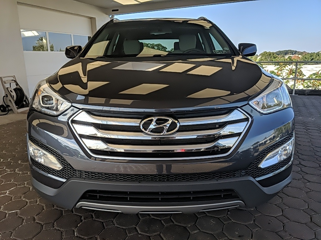 2016 Hyundai Santa Fe Sport Base photo 2