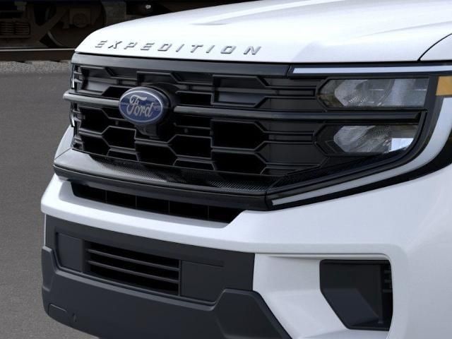 2025 Ford Expedition photo 14