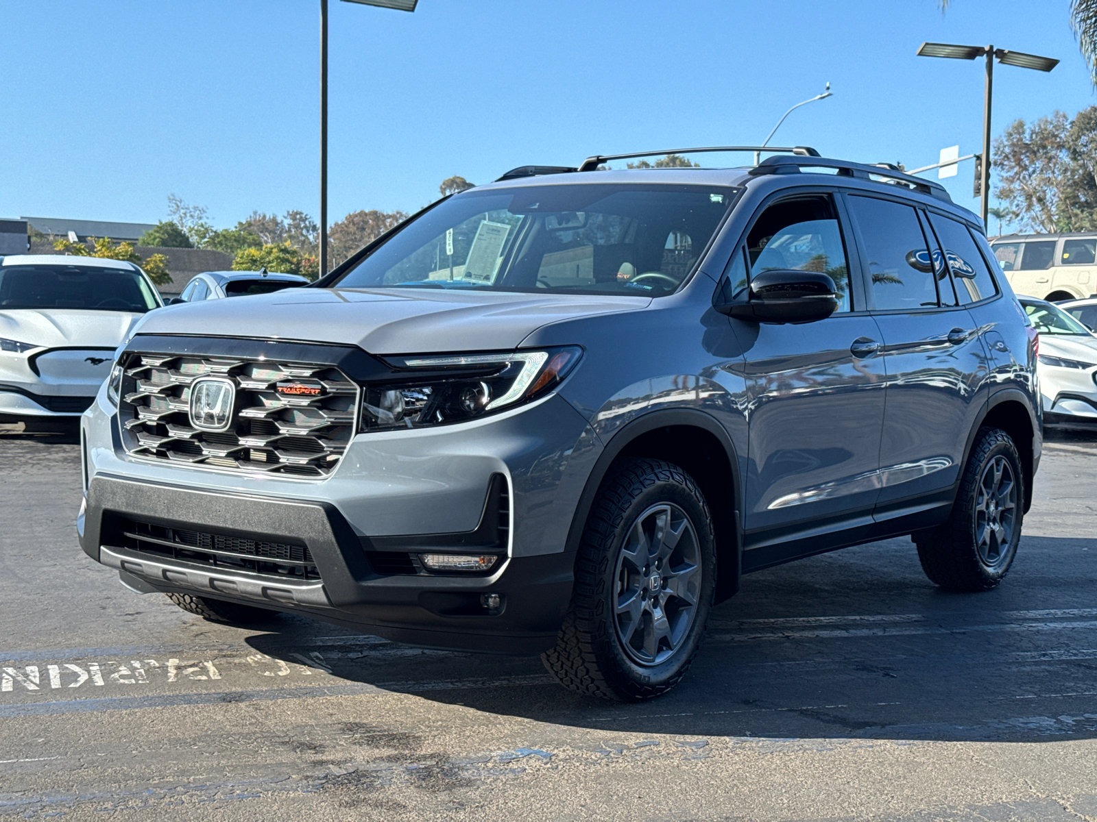 2025 Honda Passport TrailSport photo 2