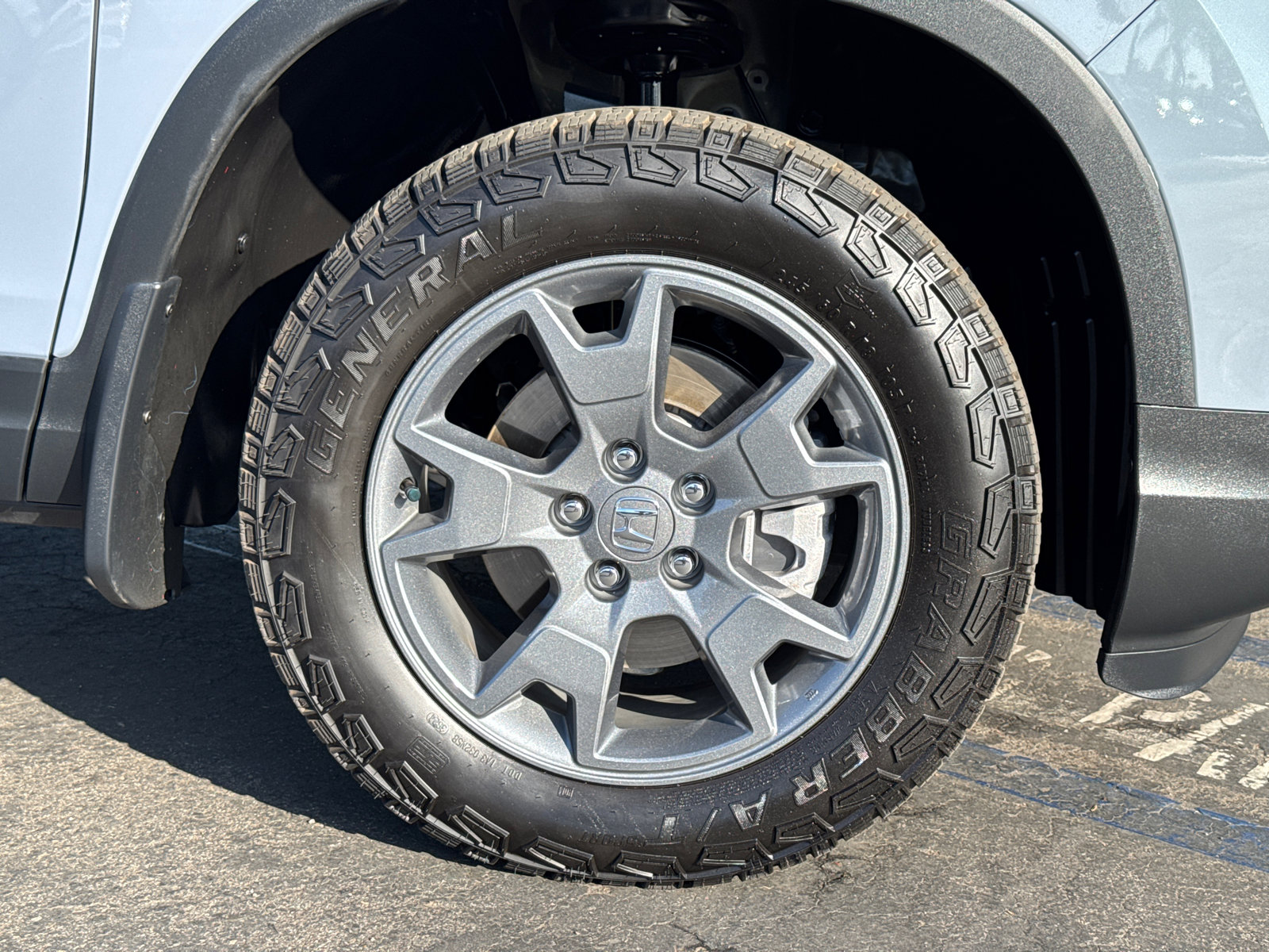 2025 Honda Passport TrailSport photo 4