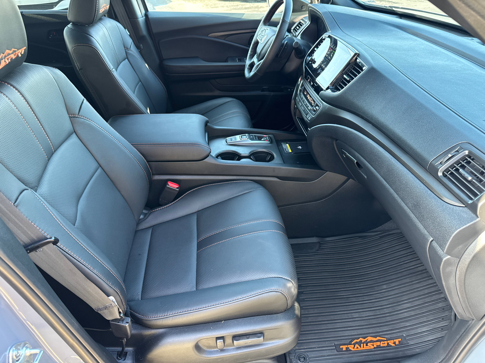 2025 Honda Passport TrailSport photo 13