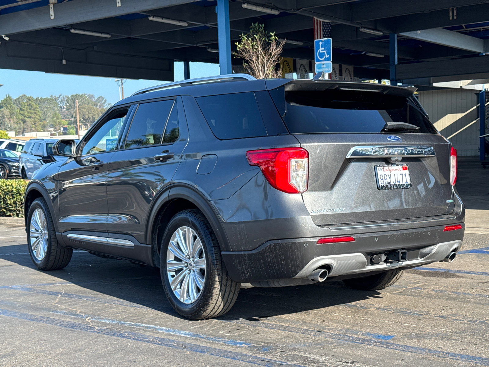 2020 Ford Explorer Limited photo 6