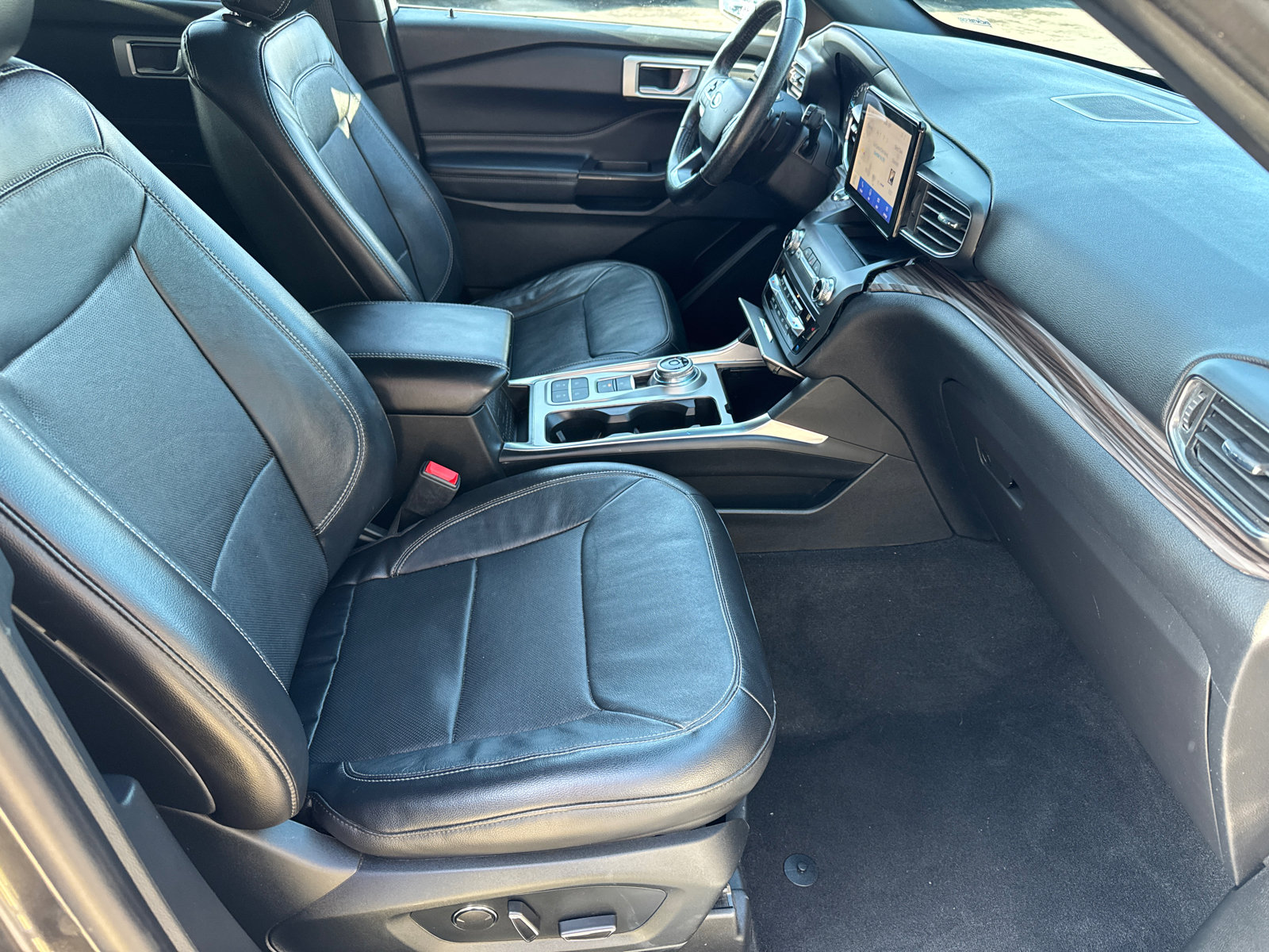 2020 Ford Explorer Limited photo 12