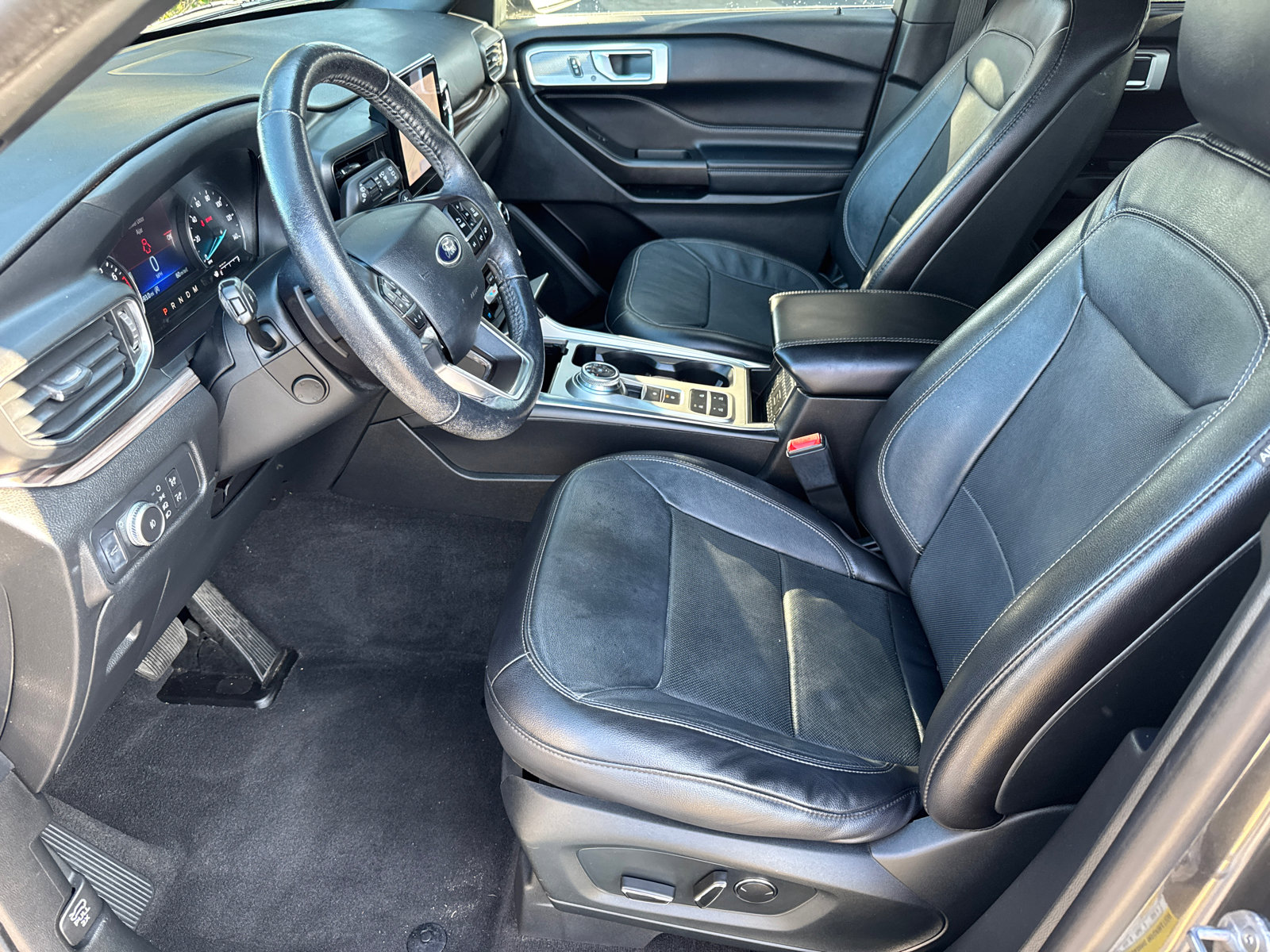 2020 Ford Explorer Limited photo 21