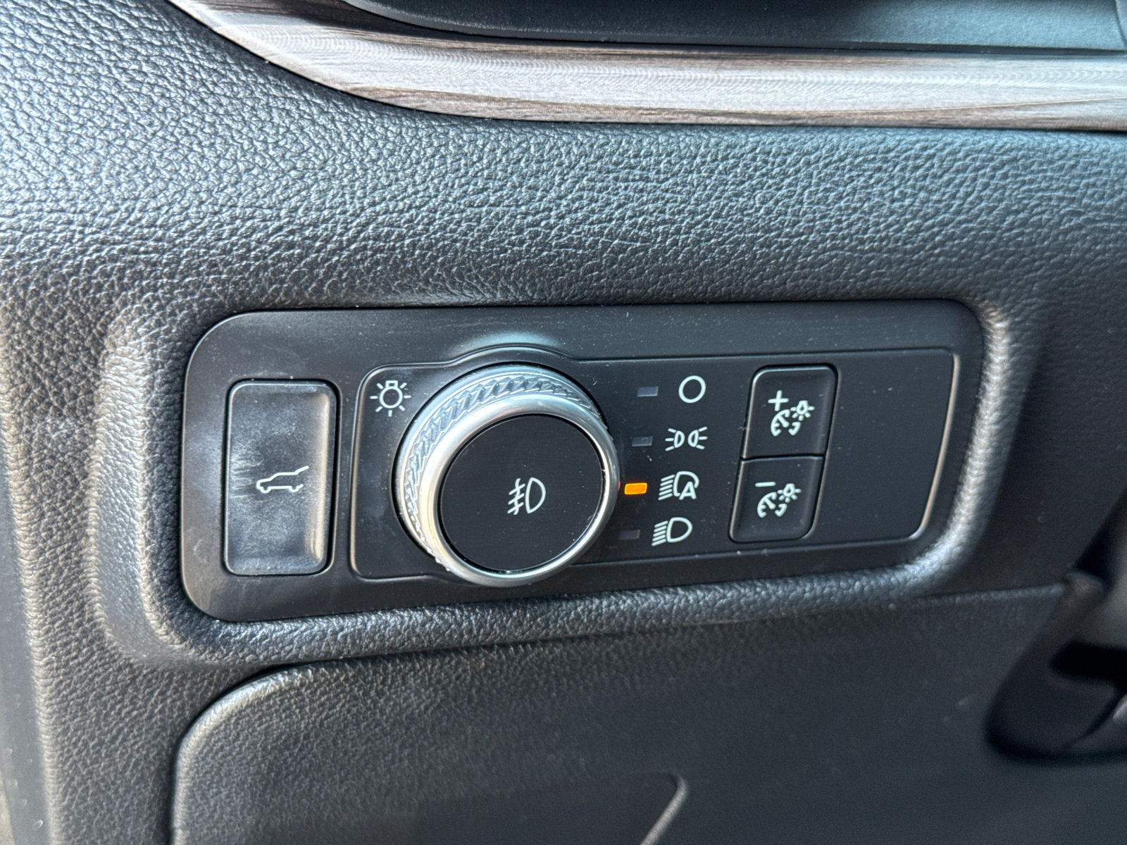2020 Ford Explorer Limited photo 23