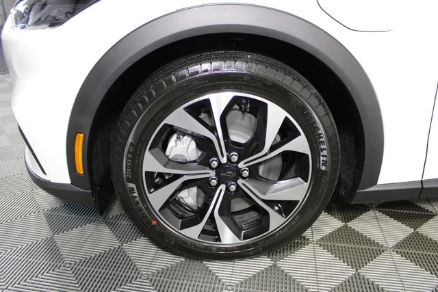 2025 Ford Mustang Mach-E Select photo 8