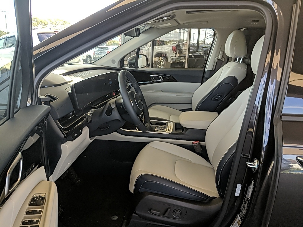 2025 Kia Carnival SX Prestige photo 11