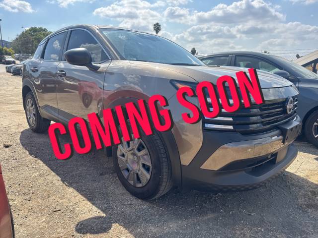 2025 Nissan Kicks S