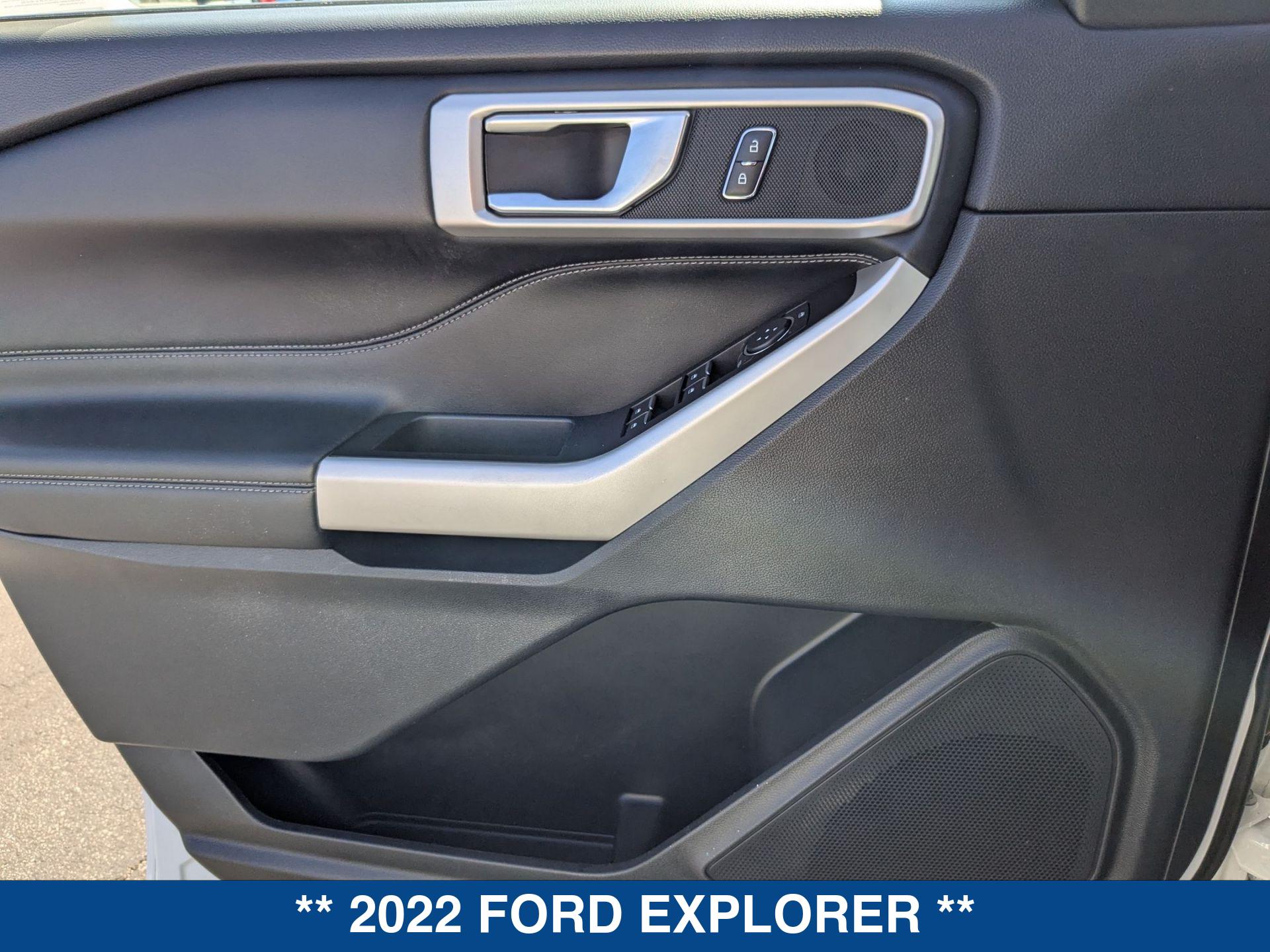 2022 Ford Explorer XLT photo 10