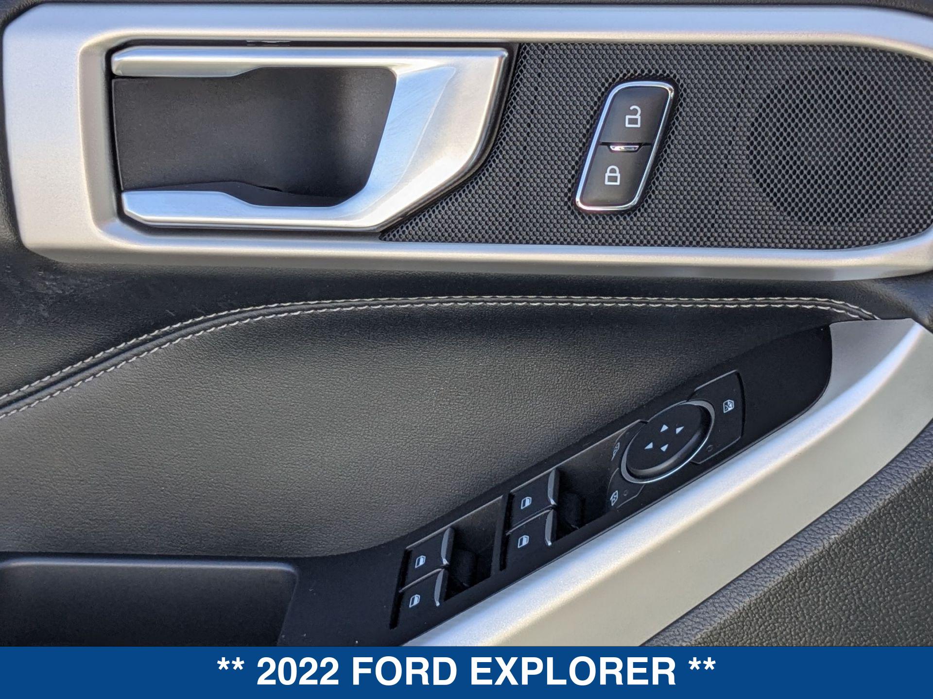 2022 Ford Explorer XLT photo 11