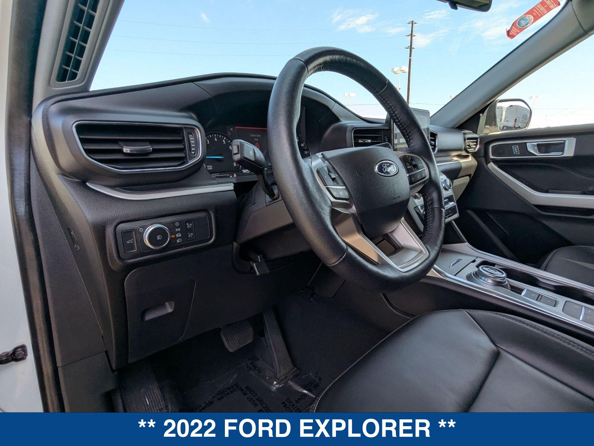 2022 Ford Explorer XLT photo 12