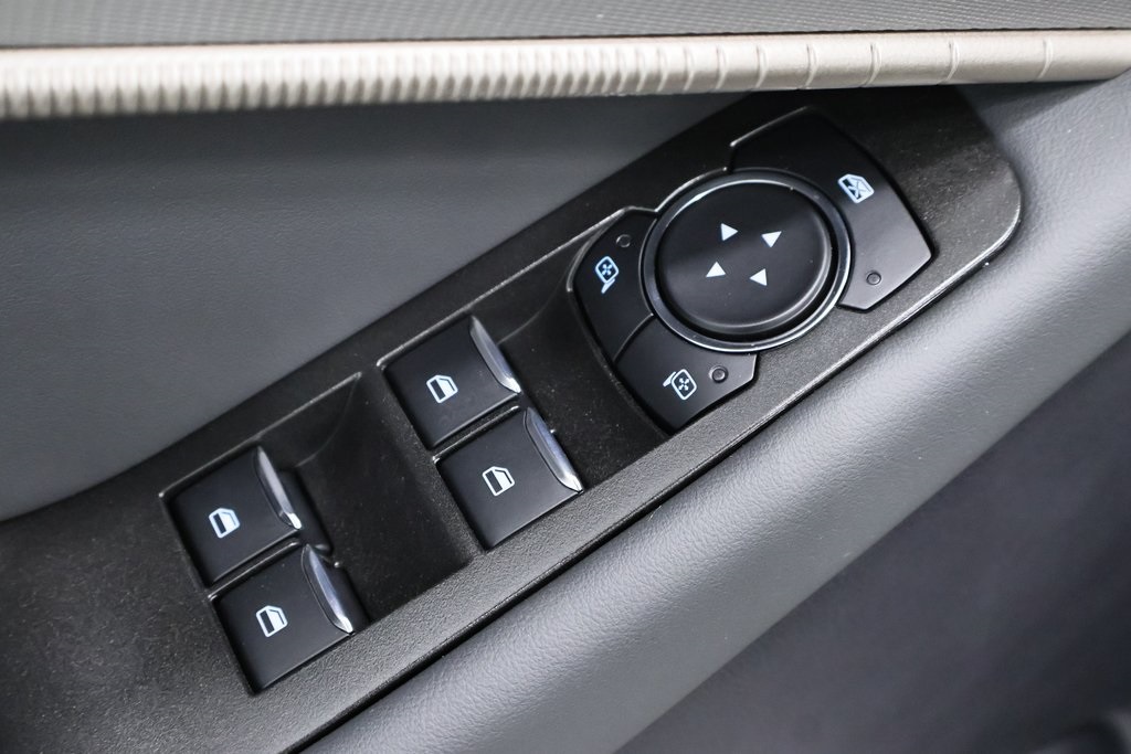 2025 Ford Explorer photo 10