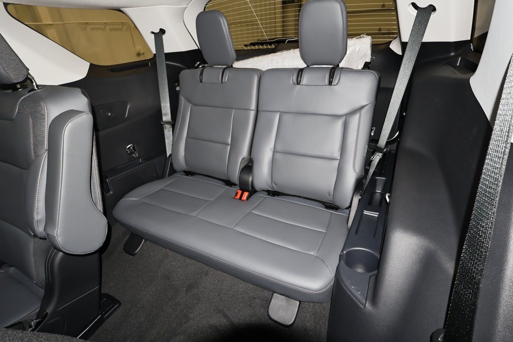 2025 Ford Explorer photo 15