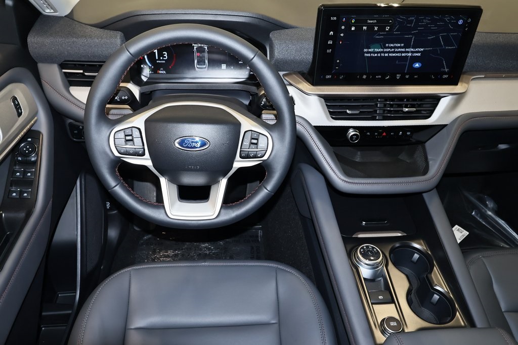 2025 Ford Explorer photo 19