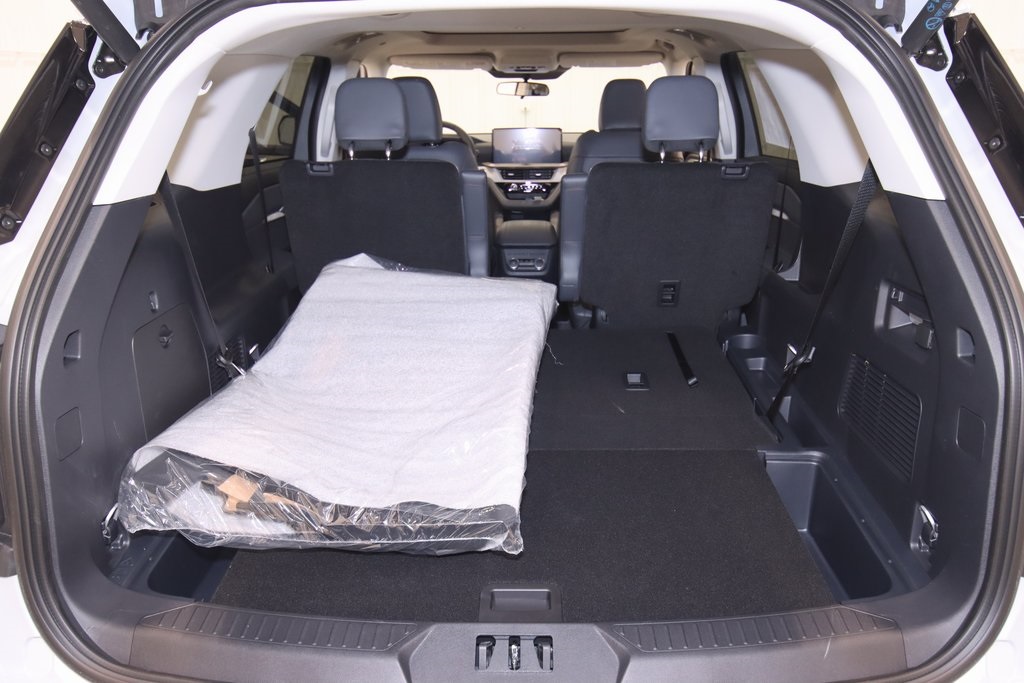2025 Ford Explorer photo 29