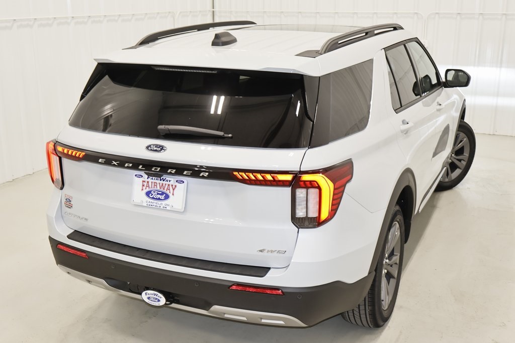 2025 Ford Explorer photo 35