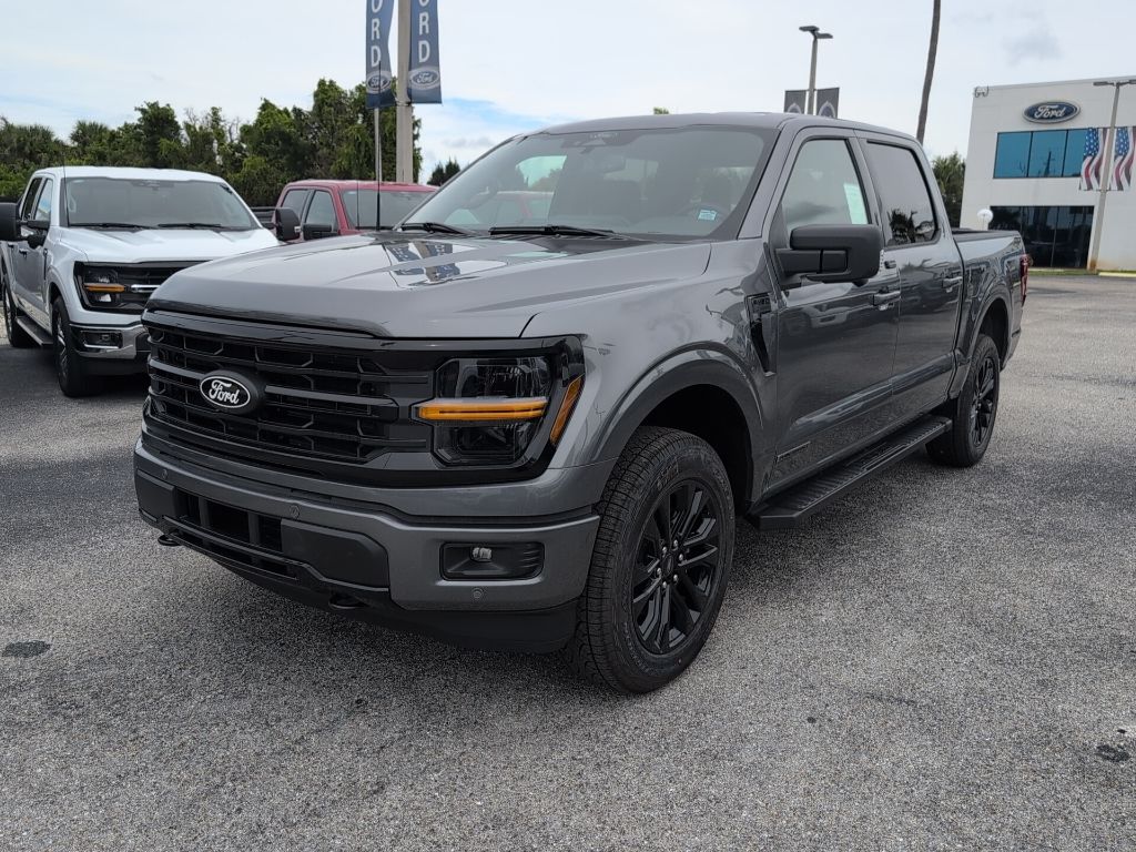 2025 Ford F-150 XLT photo 4