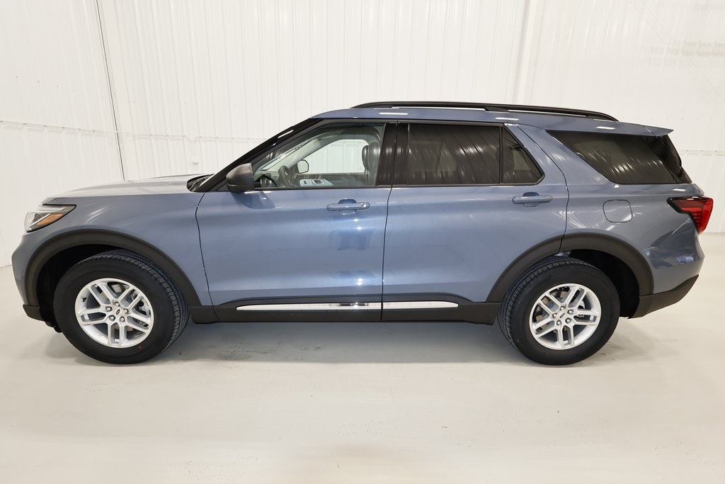2025 Ford Explorer photo 5