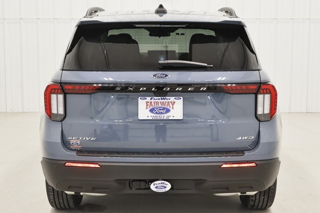 2025 Ford Explorer photo 7
