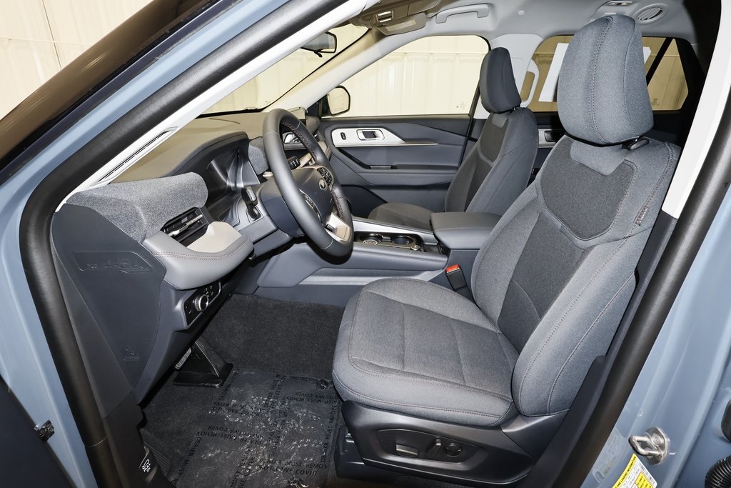 2025 Ford Explorer photo 10