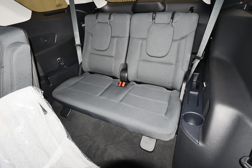 2025 Ford Explorer photo 13
