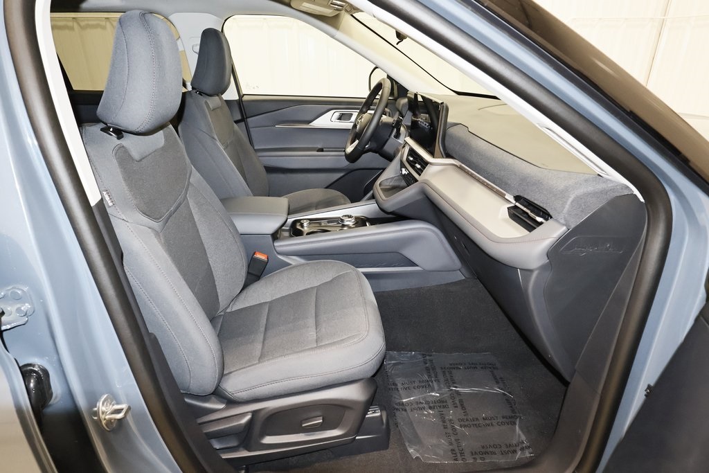 2025 Ford Explorer photo 15