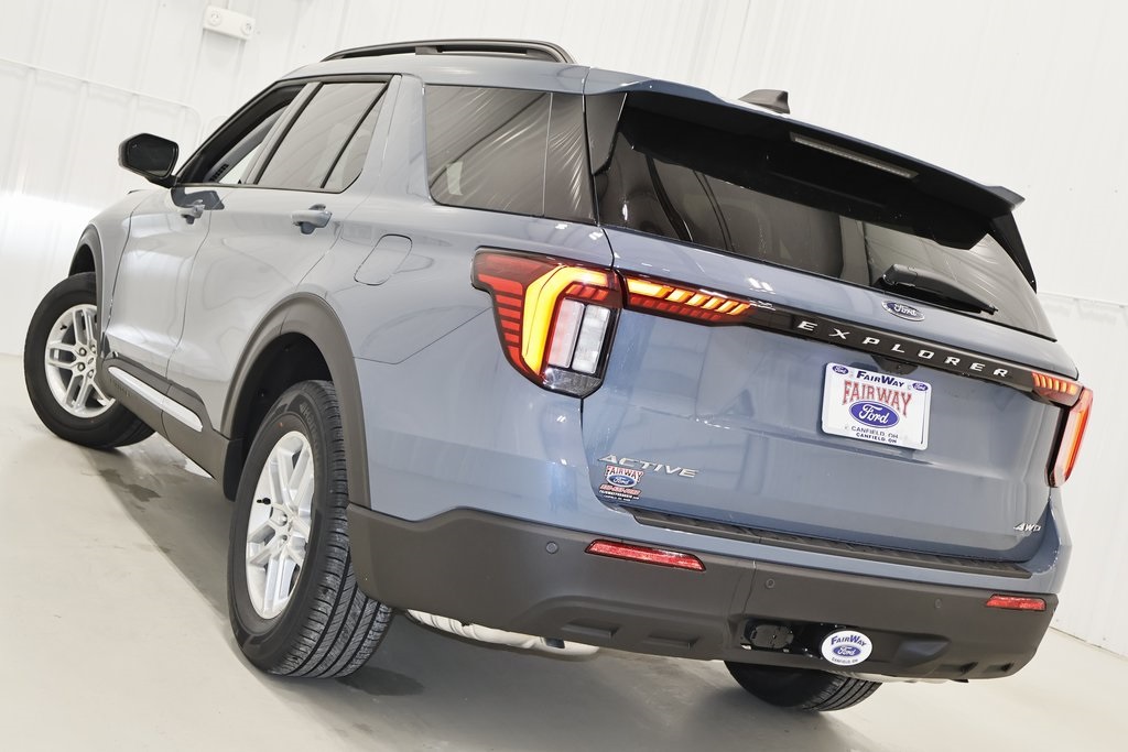 2025 Ford Explorer photo 27