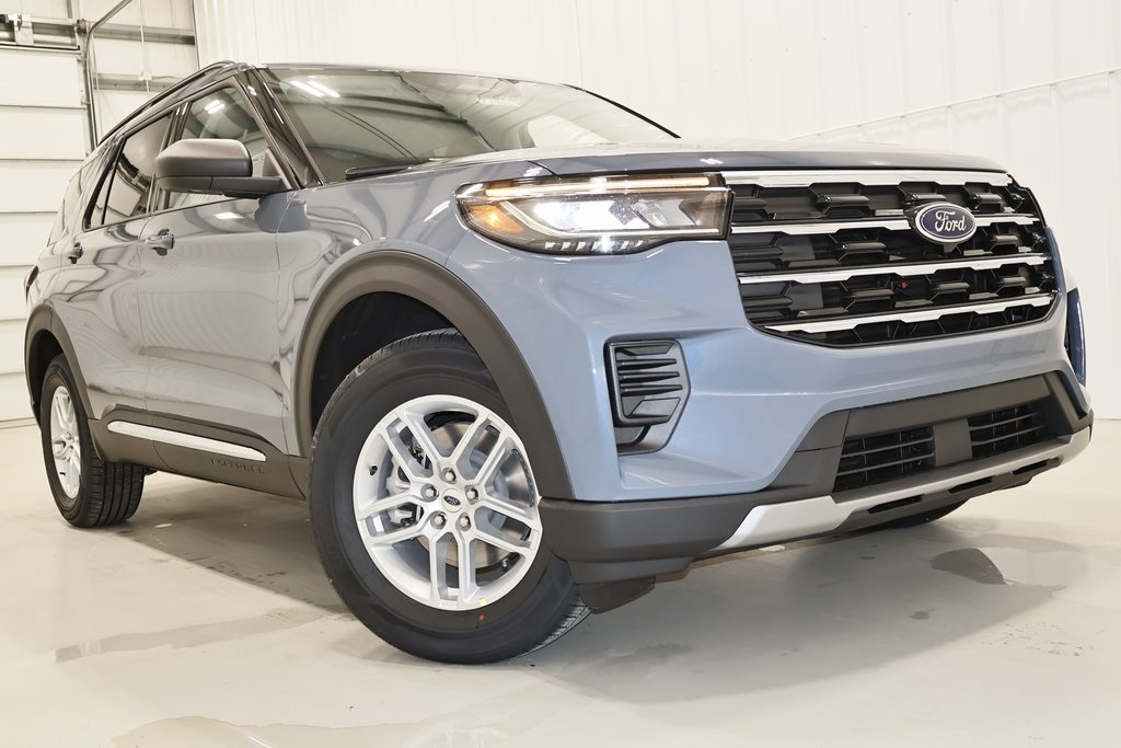 2025 Ford Explorer photo 29