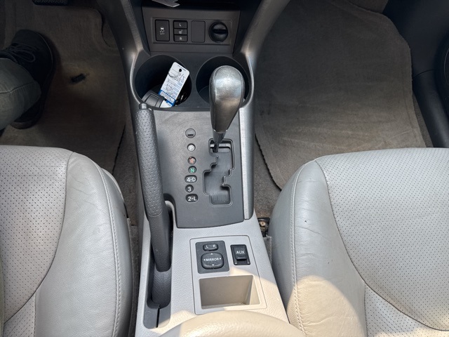 2009 Toyota RAV4 Limited photo 13