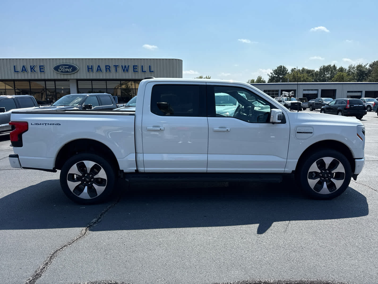 2023 Ford F-150 Lightning Platinum photo 31