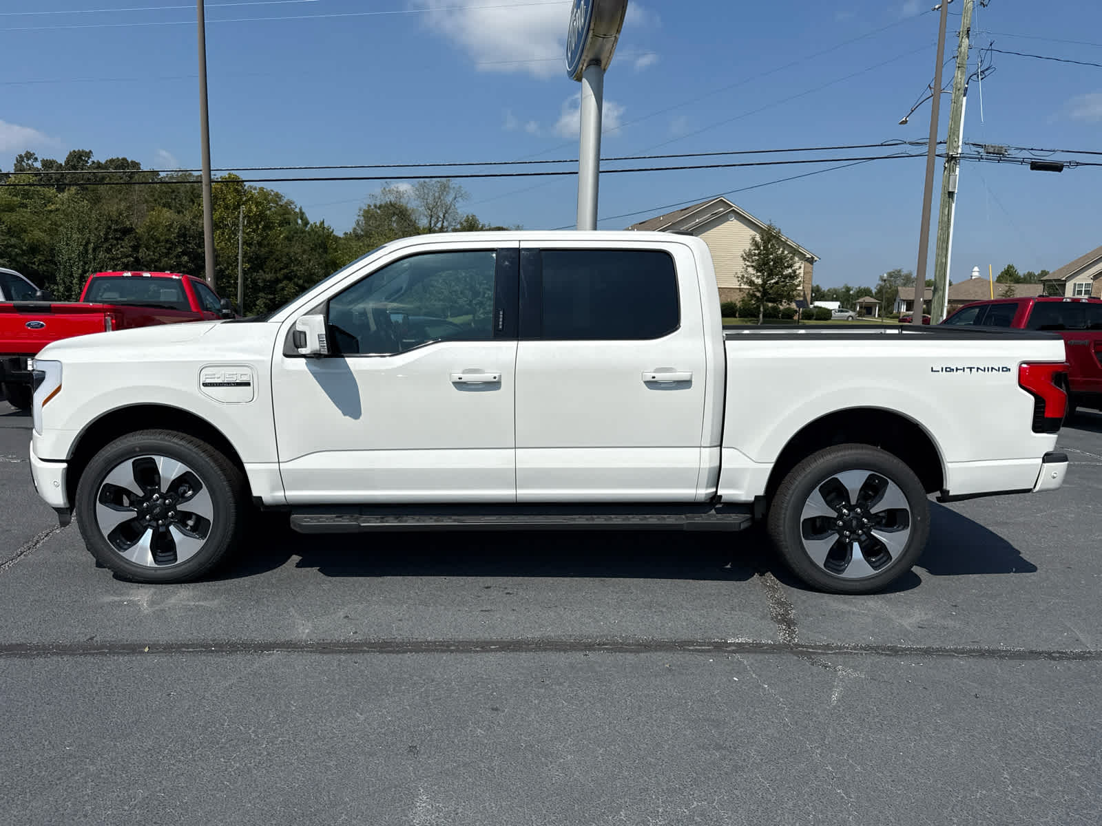 2023 Ford F-150 Lightning Platinum photo 34