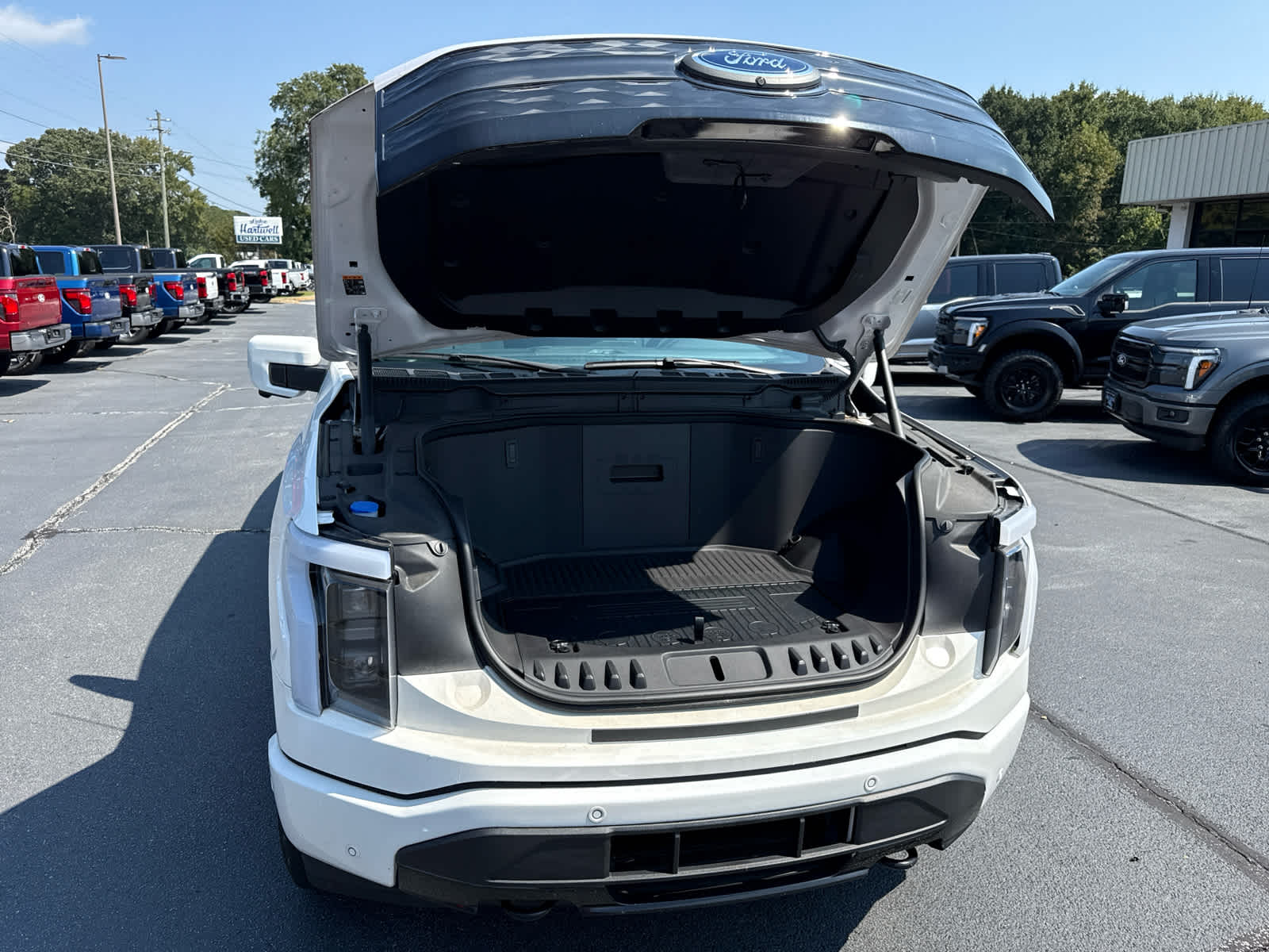 2023 Ford F-150 Lightning Platinum photo 36