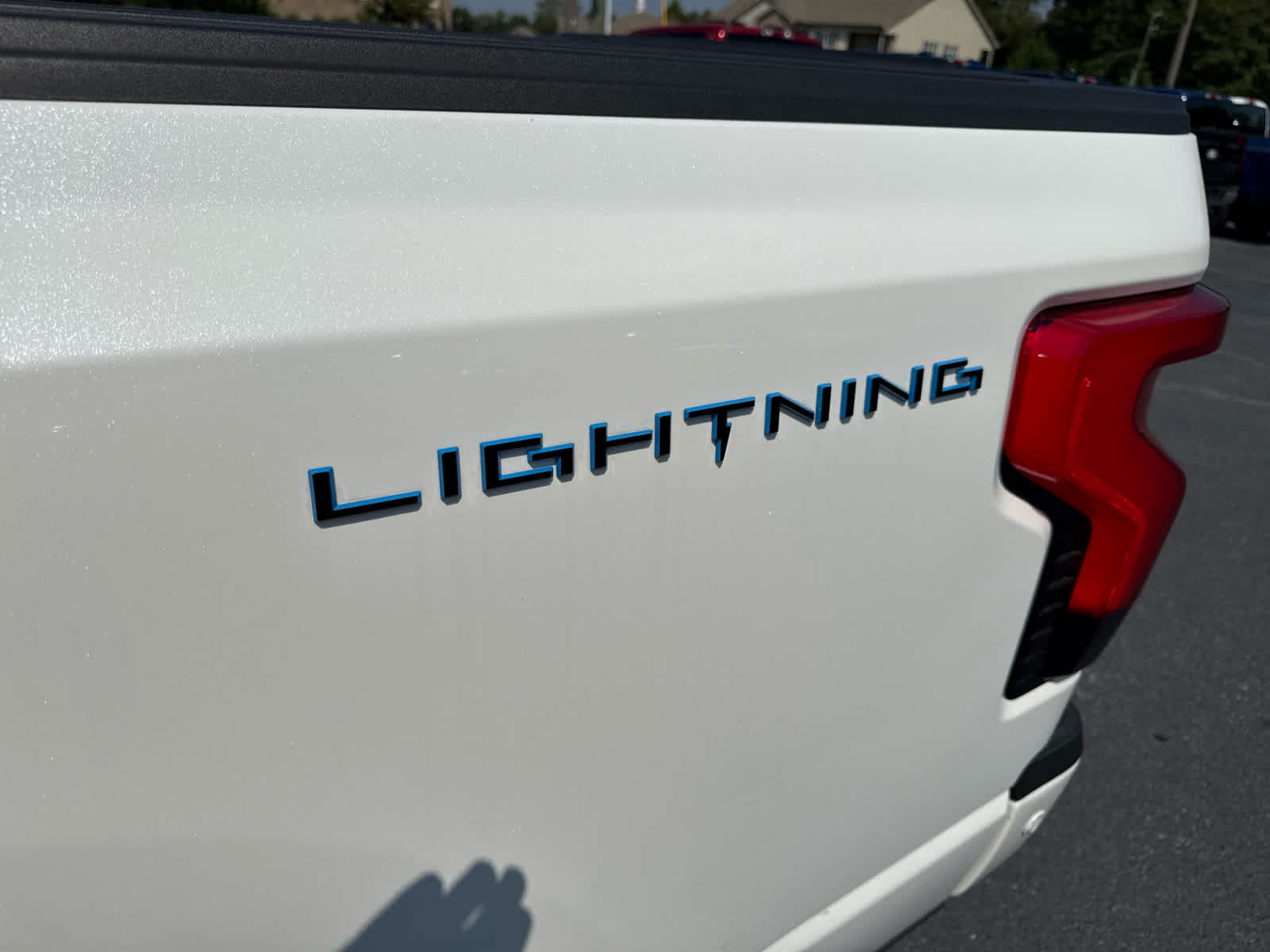 2023 Ford F-150 Lightning Platinum photo 40