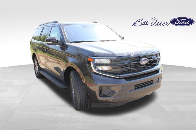 2025 Ford Expedition photo 2
