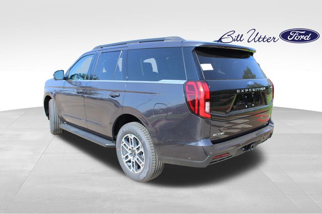 2025 Ford Expedition photo 4