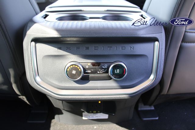 2025 Ford Expedition photo 10