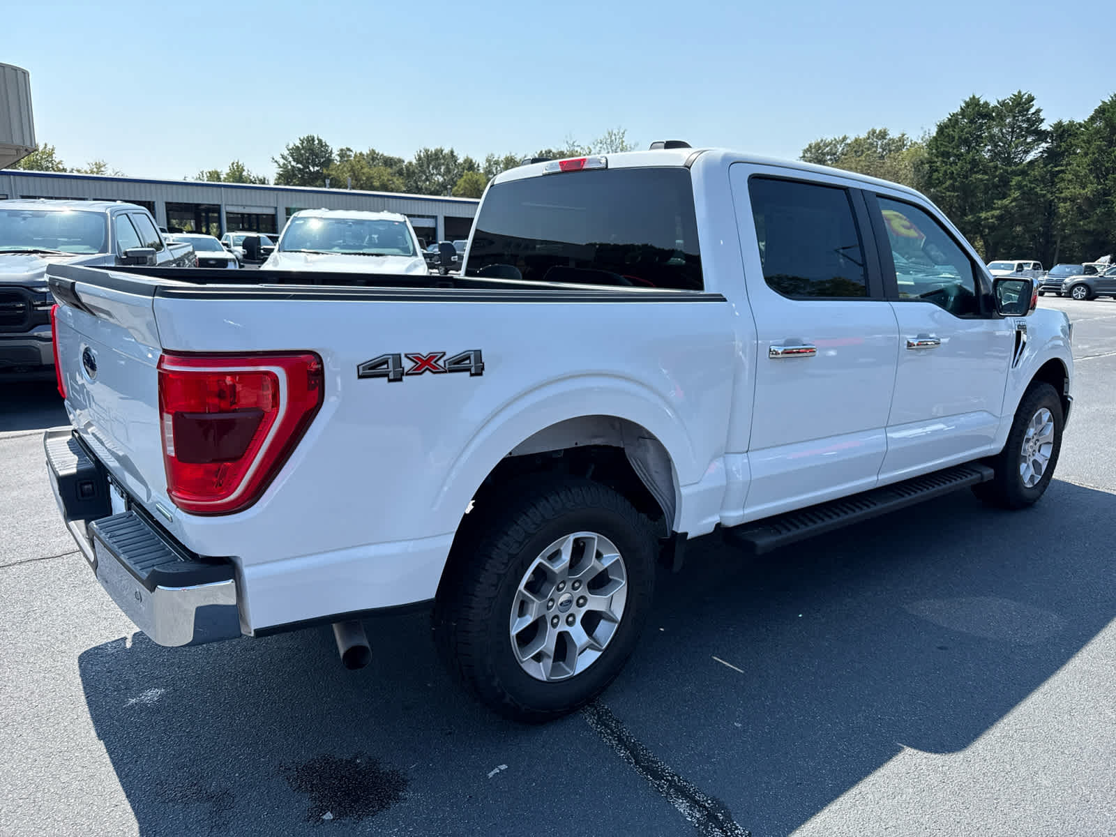 2023 Ford F-150 XLT photo 2