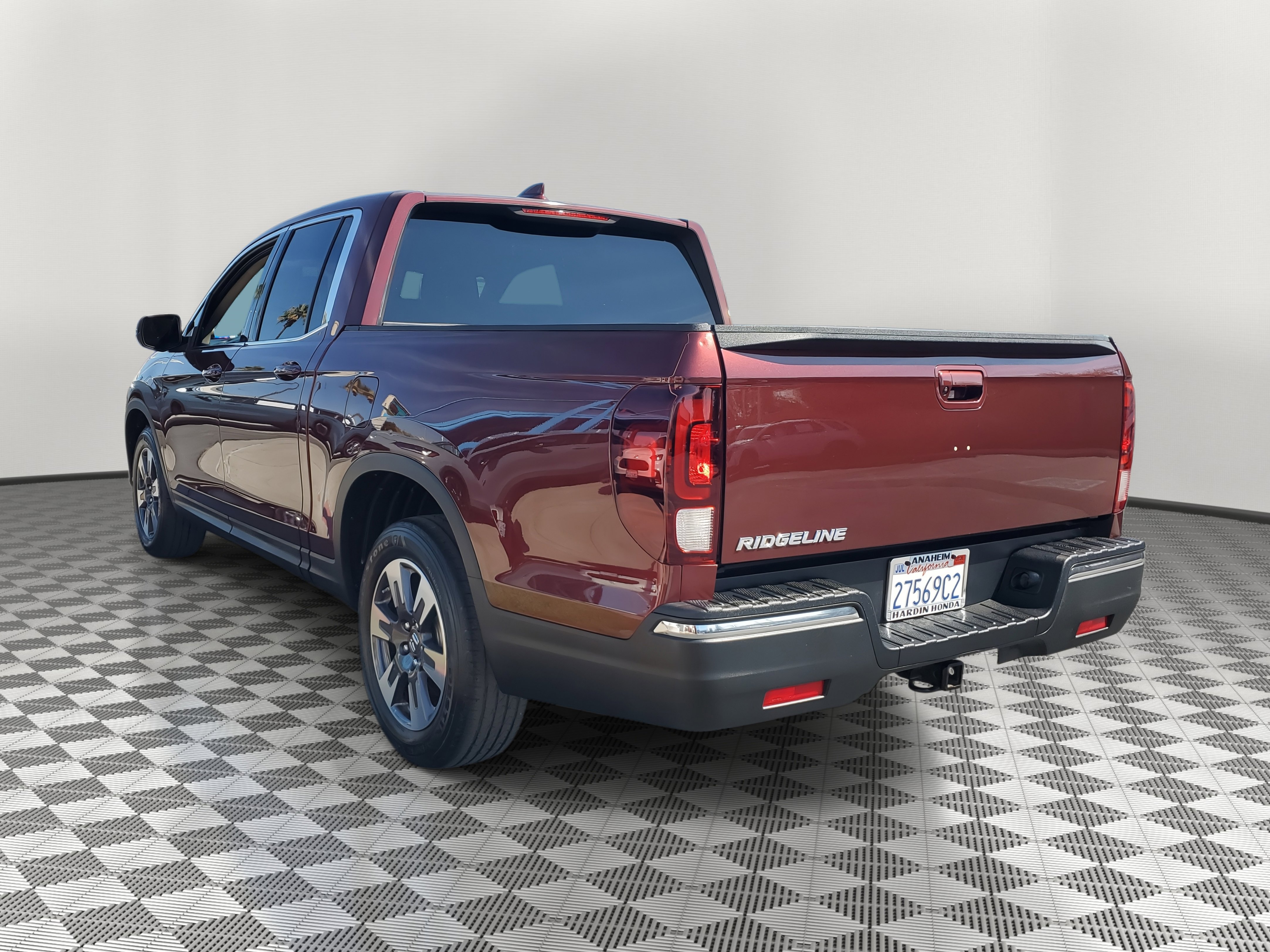 2017 Honda Ridgeline RTL photo 2