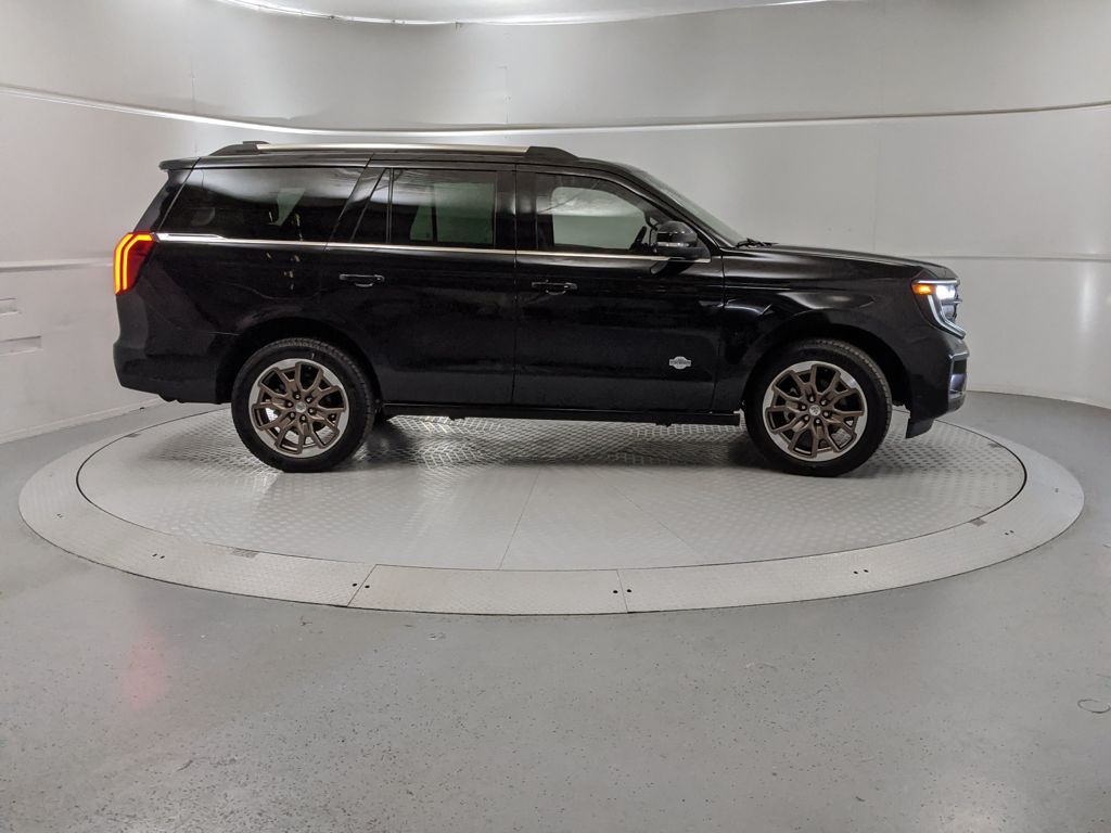 2025 Ford Expedition King Ranch photo 2