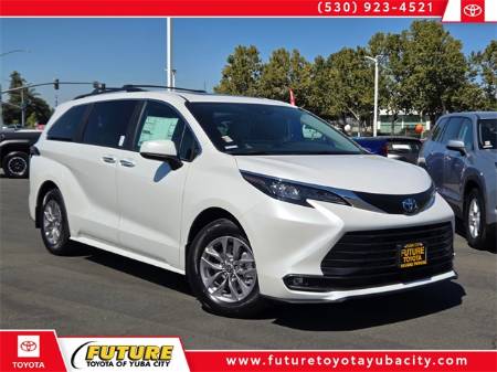 2025 Toyota Sienna XLE
