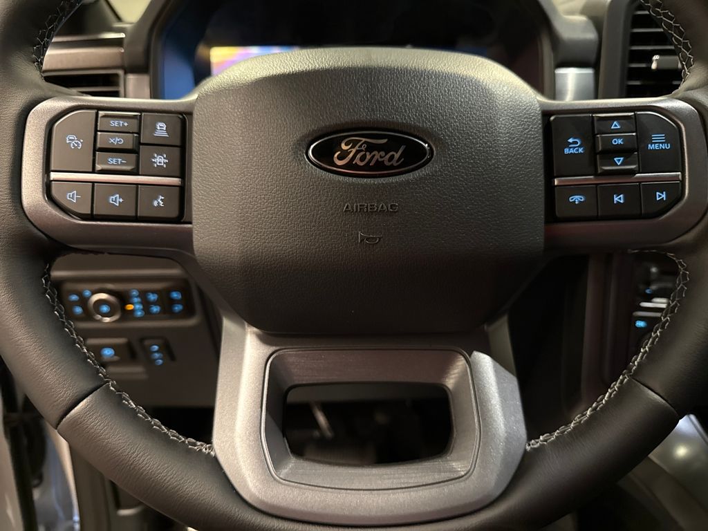 2025 Ford F-150 Lariat photo 9