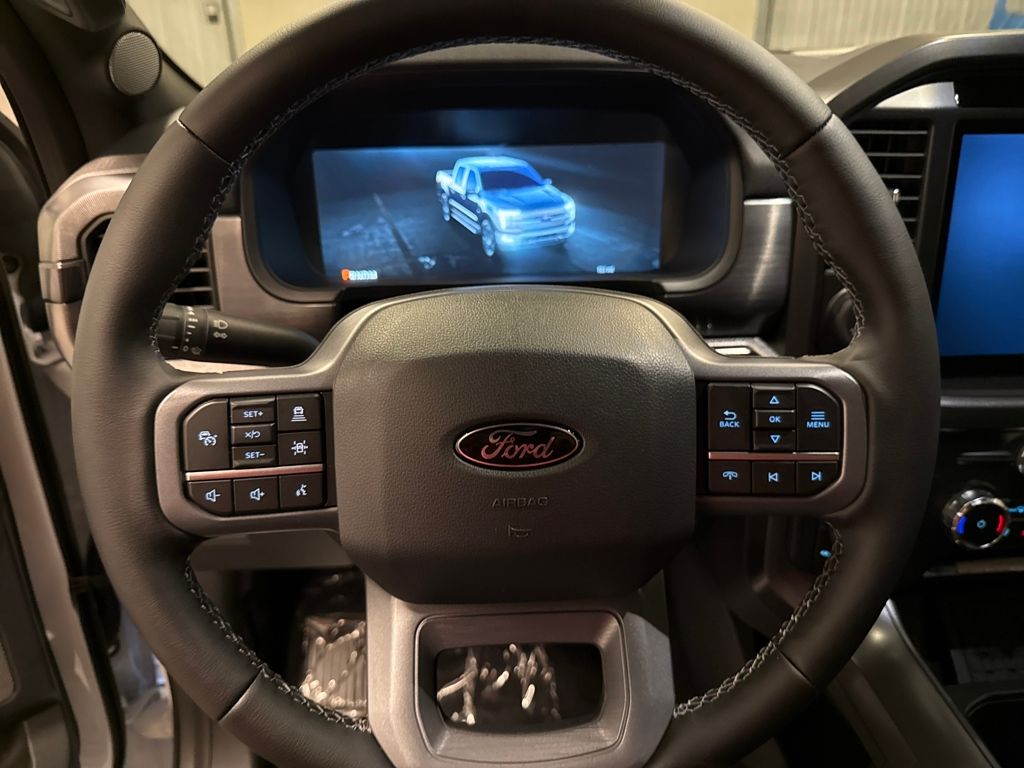 2025 Ford F-150 Lariat photo 11