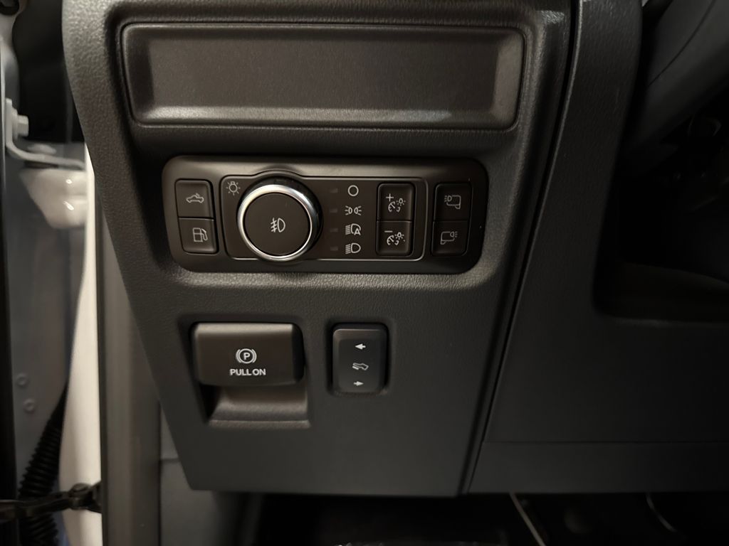 2025 Ford F-150 Lariat photo 14