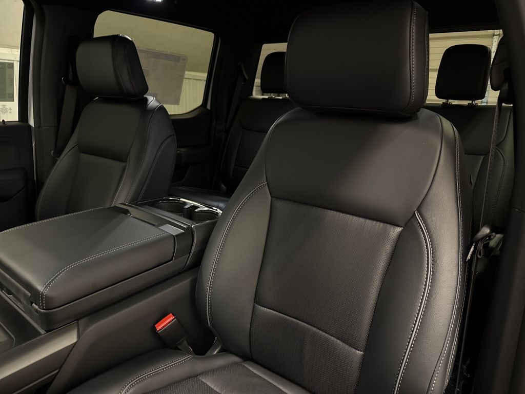 2025 Ford F-150 Lariat photo 19