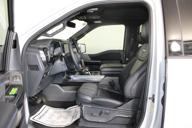 2025 Ford F-150 Platinum photo 4