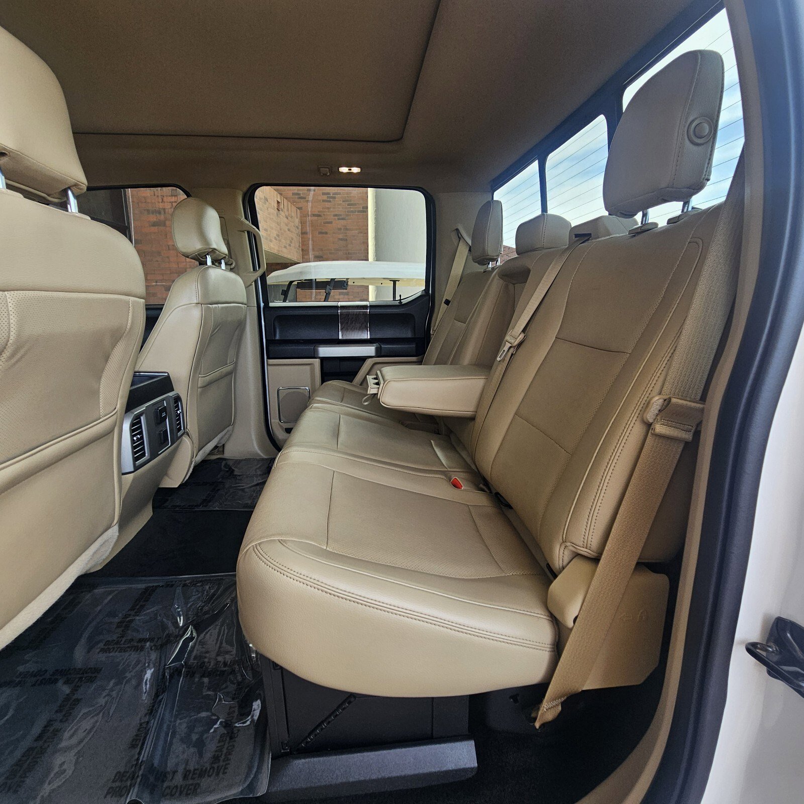 2017 Ford F-350 Lariat photo 13