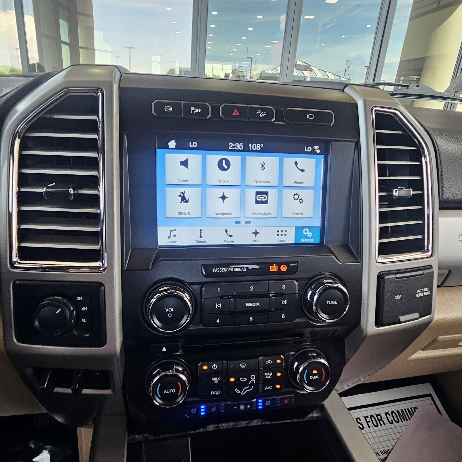 2017 Ford F-350 Lariat photo 16
