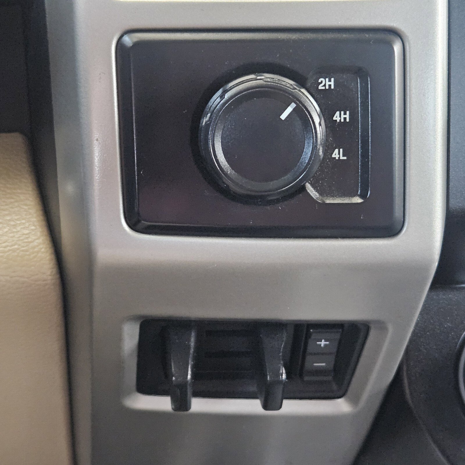 2017 Ford F-350 Lariat photo 19