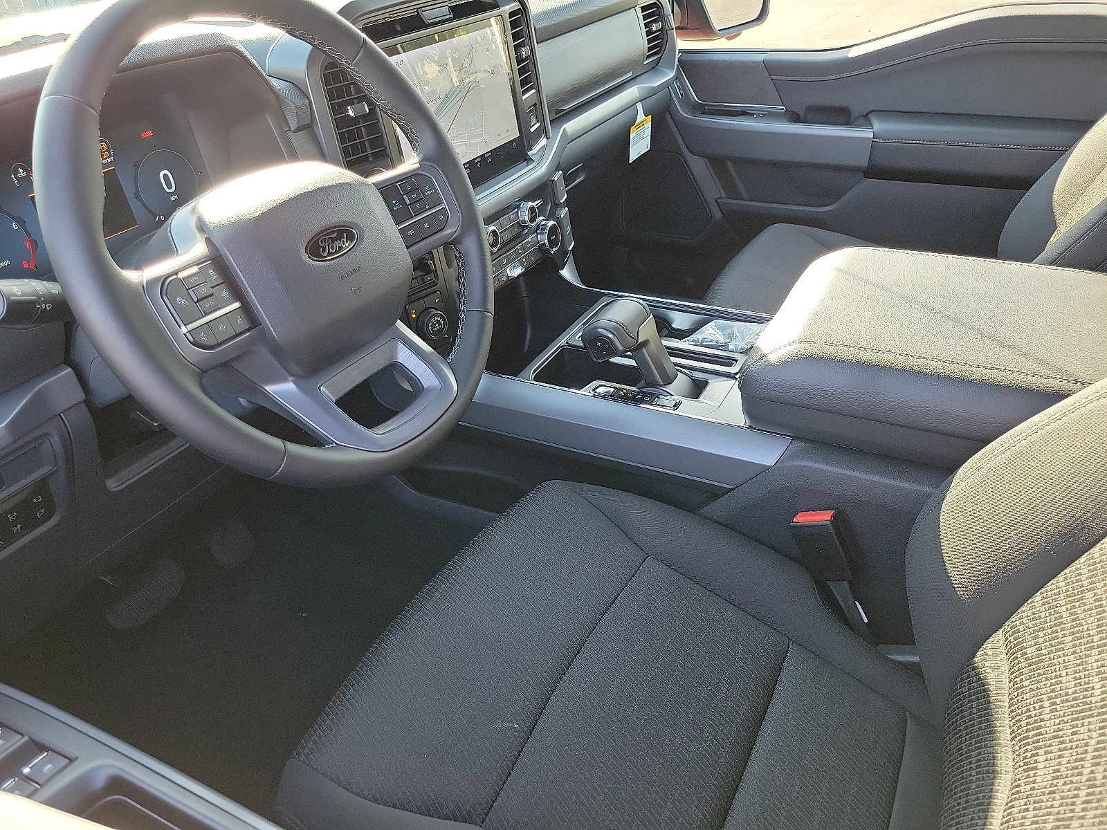 2025 Ford F-150 XLT photo 3