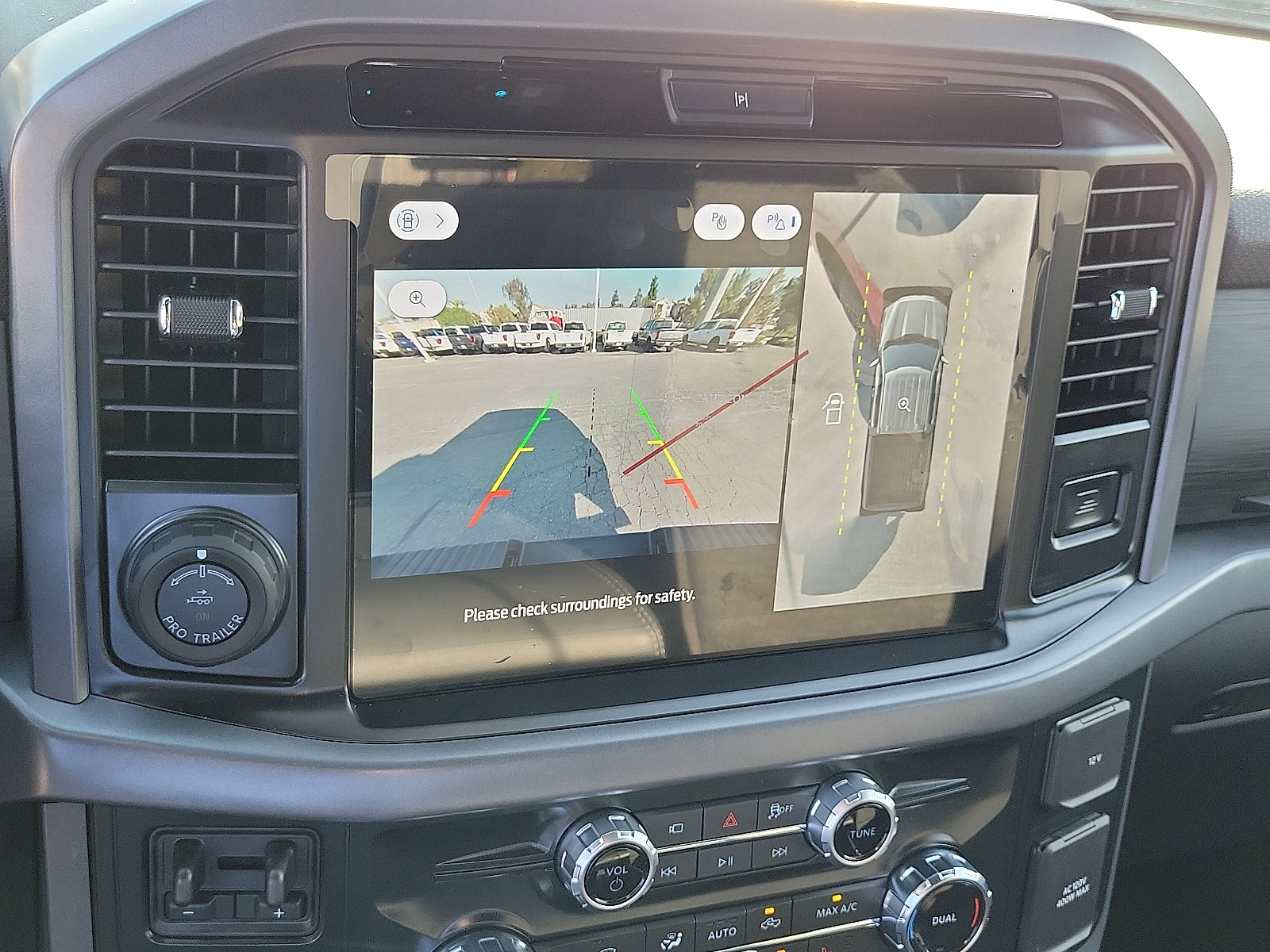 2025 Ford F-150 XLT photo 8